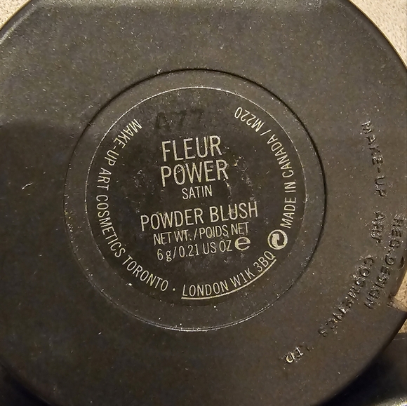 Mac Blushes - Picture 5 of 7